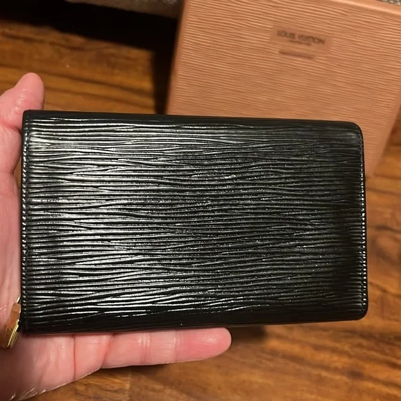 Louis Vuitton Epi Authentic Porte Monnaie Billets Tresor Leather Wallet MI1927